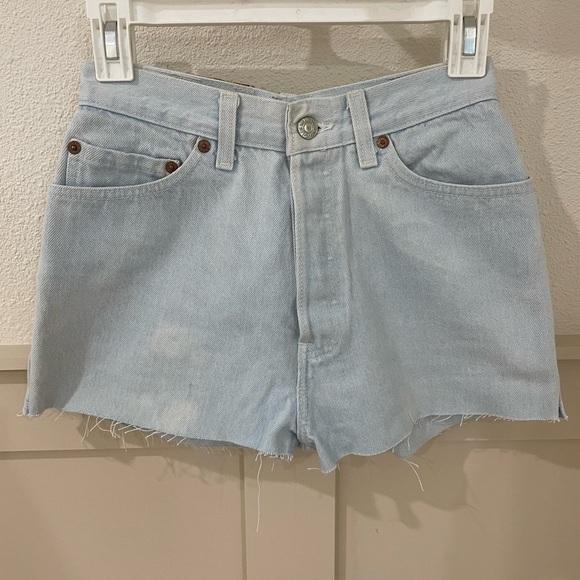 Levi’s 501 High Rise Denim Jean Shorts Distressed Light Wash Size 10 Girls/XS - Picture 3 of 13